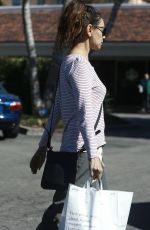 MILA KUNIS Shopping at Beverly Glen Grocery Market in Bel Air 02/26/2020