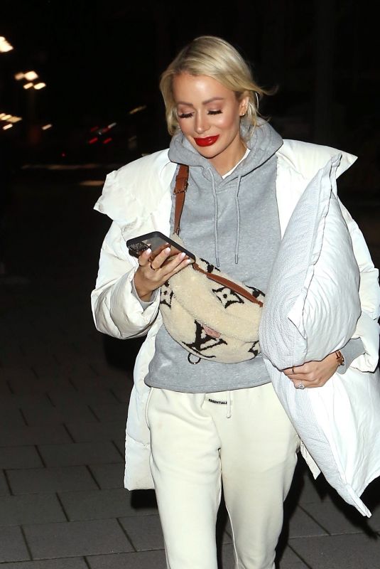 OLIVIA ATTWOOD Leaves Love Island Aftersun Set in London 02/03/2020