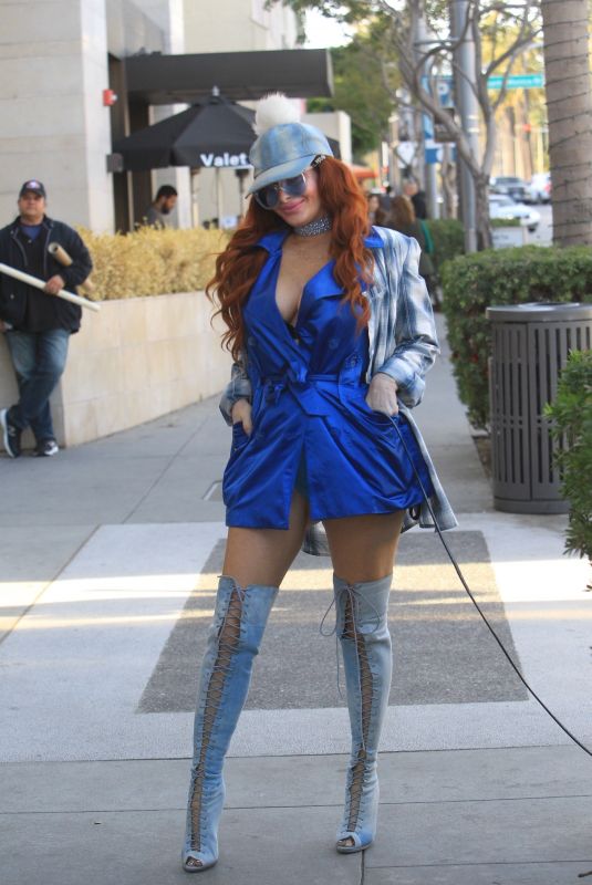 PHOEBE PRICE Out in Beverly Hills 01/31/2020