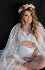 Pregnant RACHEL MCCORD - Maternity Photoshoot, February 2020