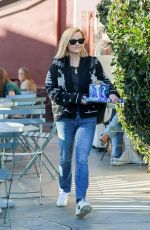 REENE WITHERSPOON Leaves Brentwood Country Mart 02/05/2020