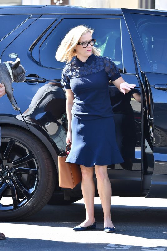 REESE WITHERSPOON Out and About in Brentwood 02/11/2020