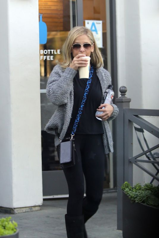 SARAH MICHELLE GELLAR at Blue Bottle Cafe in Los ANgeles 02/04/2020