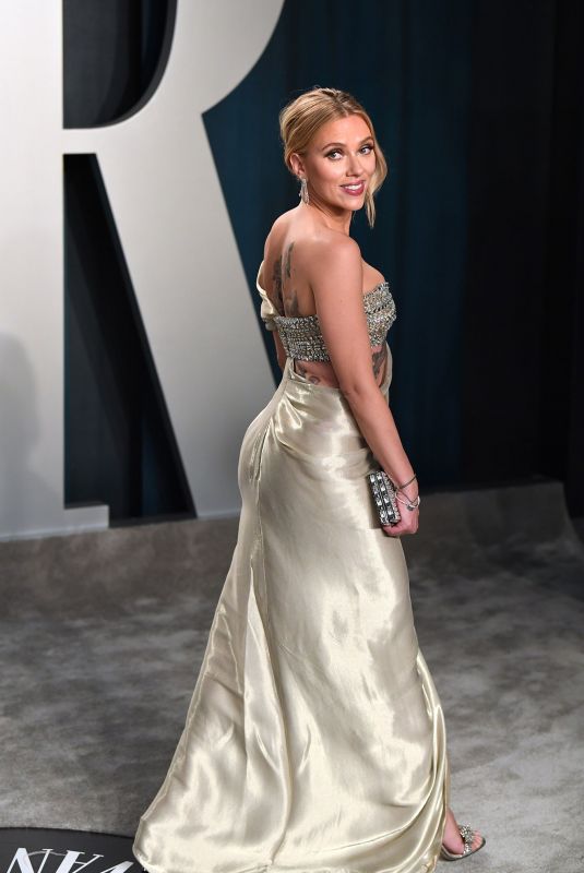 SCARLETT JOHANSSON at 2020 Vanity Fair Oscar Party in Beverly Hills 02/09/2020