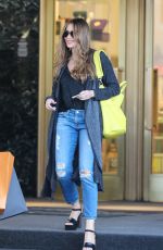 SOFIA VERGARA Shopping at Saks Fifth Avenue in Beverly Herly 02/27/2020