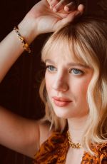 YAEL GROBGLAS for Italian Reve, February 2020