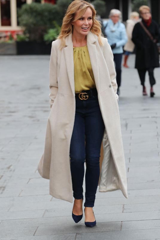 AMANDA HOLDEN in Gucci Belt and Skinny Jeans Out in London 03/02/2020
