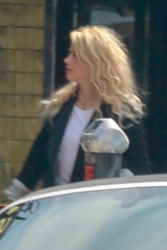 AMBER HEARD Shopping at American Rag Store in Los Angeles 03/06/2020