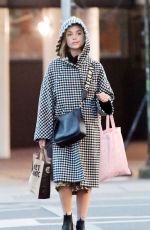 AMELIA WINDSOR Out Shopping in Notting Hill 03/16/2020