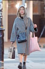 AMELIA WINDSOR Out Shopping in Notting Hill 03/16/2020