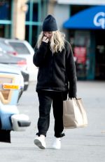 ANNABELLE WALLIS Leaves Gelson
