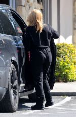 ARIEL WINTER at a Vet