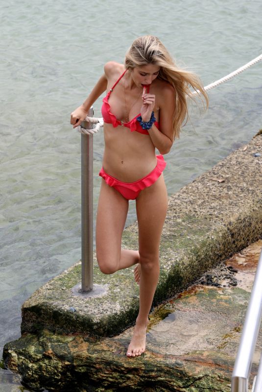 bikini – angel holley pictured with a friend at bondi beach 04.02.2020 x70 | hqcelebcorner