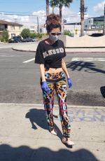 BLANCA BLANCO Wears Mask While Going for Takeout Pizza 03/21/2020