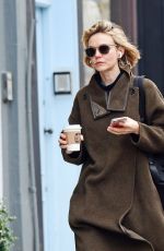 CAREY MULLIGAN Out and About in Nothing Hill 03/10/2020