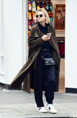 CAREY MULLIGAN Out and About in Nothing Hill 03/10/2020