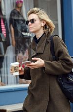 CAREY MULLIGAN Out and About in Nothing Hill 03/10/2020