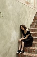 ELISABETH MOSS for Vvenice Magazine, September 2009