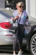 ELIZABETH BANKS Heading to Joan