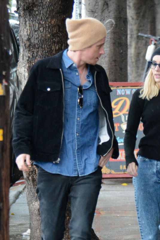 EMMA ROBERTS and Garret Hedlund Out for Lunch in Los Feliz 03/15/2020