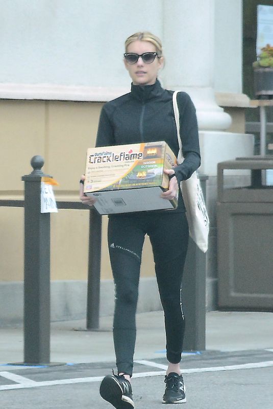 EMMA ROBERTS Sohhping at a Supermarket in Los Feliz 03/15/2020