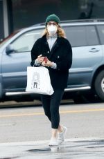 FELICITY HUFFMAN Wears a Mask While Shopping with Her Daughter 03/13/2020