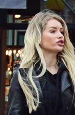 HANA CROSS and LOTTIE MOSS Out Smoking in Notting Hill 03/11/2020