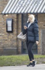 HOLLY WILLOGHBY Out and About in London 03/07/2020