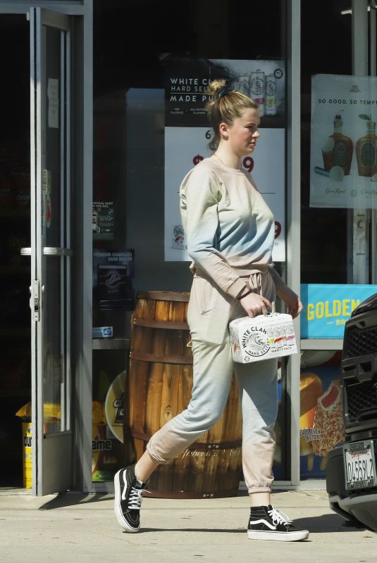 IRELAND BLADWIN Shopping at Liquor Store in Los Angeles 03/22/2020