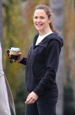 JENNIFER GARNER Out and About in Santa Monica 03/09/2020