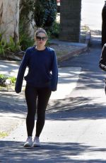 JENNIFER GARNER Out for Walk during Covid Quarantine in Los Angeles 03/27/2020