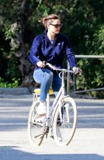 JENNIFER GARNER Out in Brentwood 03/29/2020