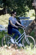 JENNIFER GARNER Out in Brentwood 03/29/2020