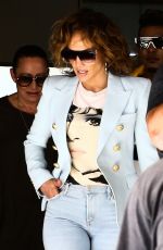 JENNIFER LOPEZ Shopping at Miami Design District 03/05/2020