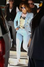 JENNIFER LOPEZ Shopping at Miami Design District 03/05/2020