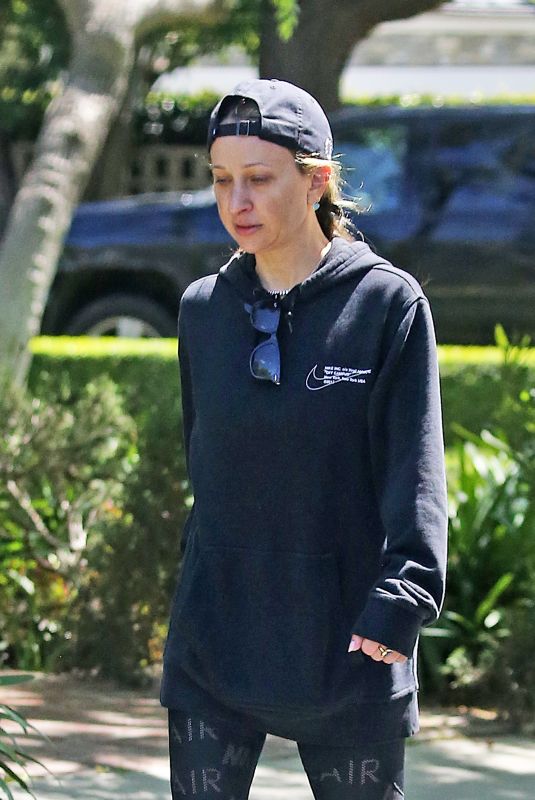 JENNIFER MEYER Out Hiking in Brentwood 03/27/2020