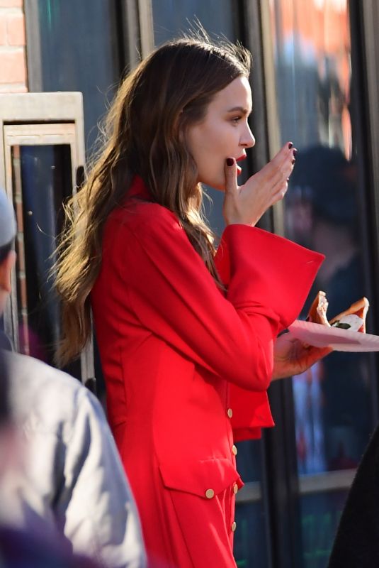JOSEPHINE SKRIVER Eating a Slice of Pizza on the Set of Maybelline Ads in New York 03/09/2020