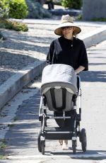 KATE HUDSON Out and About in Los Angeles 03/21/2020