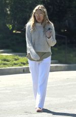 KATE HUDSON Out and About in Los Angeles 03/27/2020