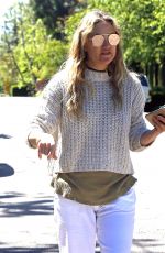 KATE HUDSON Out and About in Los Angeles 03/27/2020