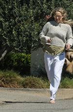 KATE HUDSON Out and About in Los Angeles 03/27/2020