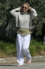 KATE HUDSON Out and About in Los Angeles 03/27/2020