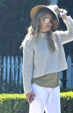 KATE HUDSON Out and About in Los Angeles 03/27/2020