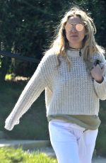 KATE HUDSON Out and About in Los Angeles 03/27/2020