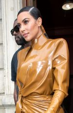 KIM KARDASHIAN Leaves Kanye West