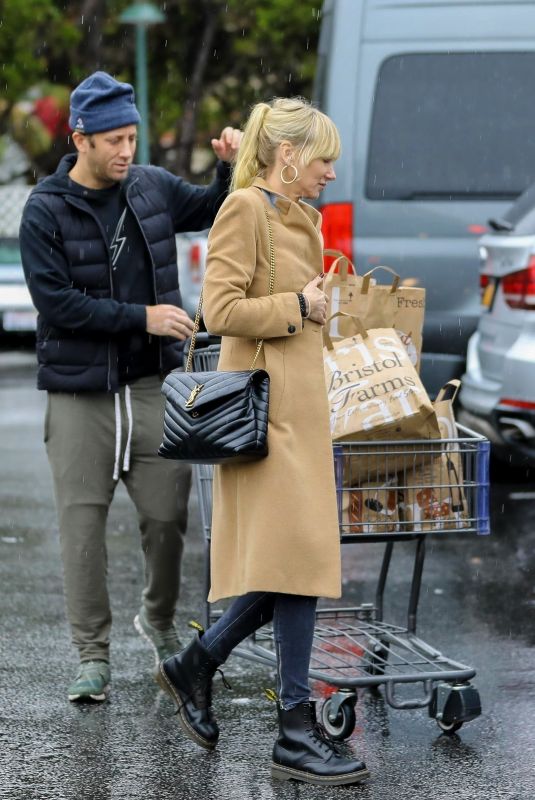 KIMBERLY STEWART and Jesse Shapira Shopping at Bristol Farms in Beverly Hills 03/12/2020