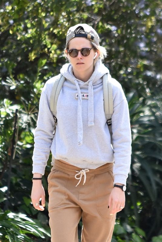 KRISTEN STEWART Out Hiking in Los Feliz 03/08/2020