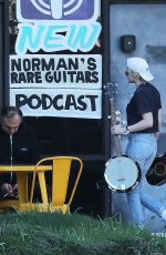 KRISTEN STEWART Shopping for Rare Guitars in Los Feliz 03/11/2020