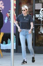 KRISTEN STEWART Shopping for Rare Guitars in Los Feliz 03/11/2020