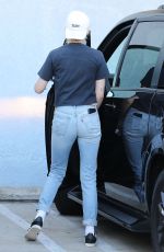 KRISTEN STEWART Shopping for Rare Guitars in Los Feliz 03/11/2020